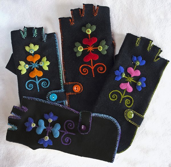 Fingertip Gloves: Deborah Tirico