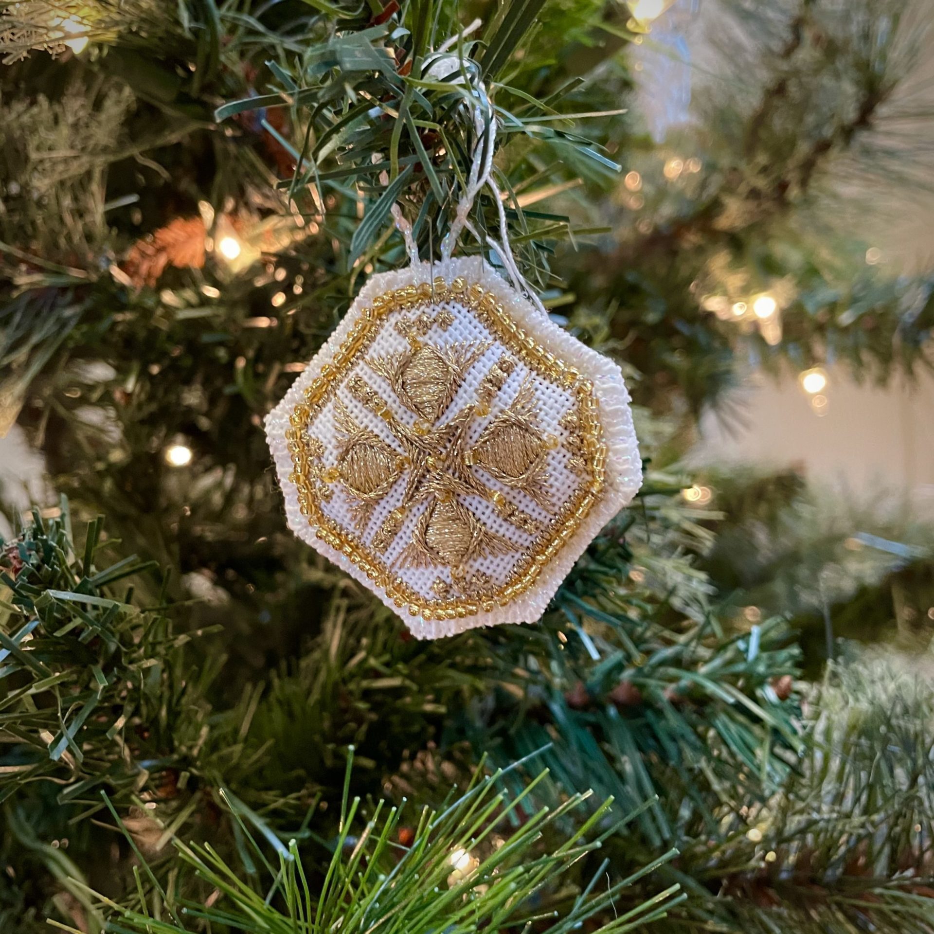 2020 Holiday Countdown: 31 Days of Stitched Ornaments