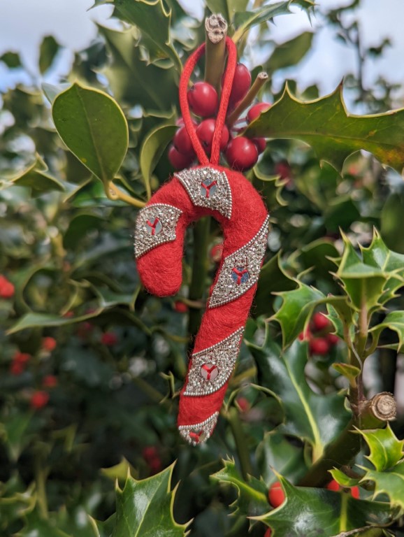 Online Class: Candy Cane Christmas Decoration with Emma Broughton