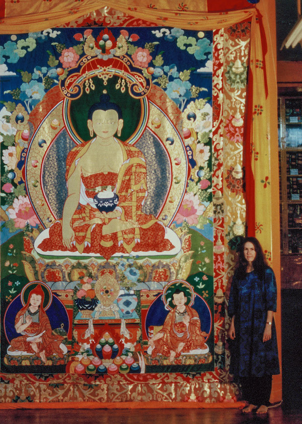 leslie with large thangka made in tsemkhang