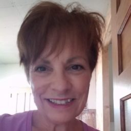 Profile picture of Shelley Collins