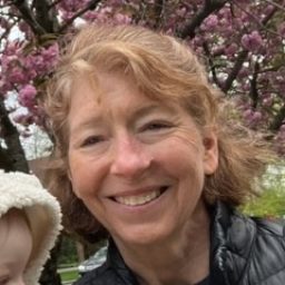 Profile picture of Lynne Lawrence